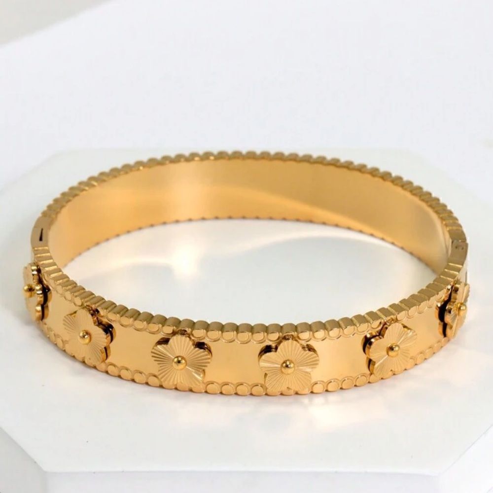 Vintage flower bracelet N609